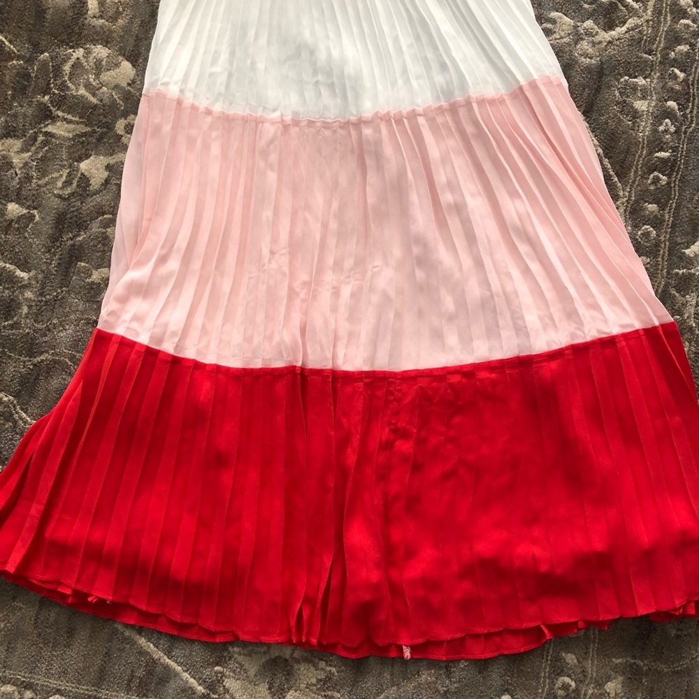 Beautiful two-piece outfit from Lulu’s. Brand new with tags